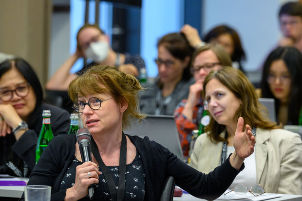 Expert:innen aus 34 Ländern diskutierten institutionelle Strategien für den Einsatz von KI in Bibliotheken